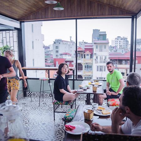 Halley Hostel Hanoi Buitenkant foto
