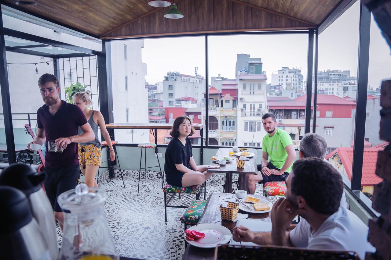 Halley Hostel Hanoi Buitenkant foto